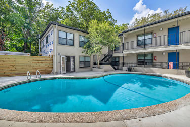 605 W Hutchison Apartments - San Marcos, TX