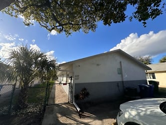 639 SW 3rd Ave - Fort Lauderdale, FL