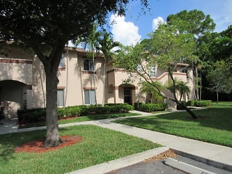 4525 Oak Terrace Dr - Greenacres, FL