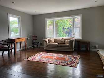 180 W Orchard St - Allendale, NJ