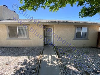 12374 Redwing Rd - Apple Valley, CA
