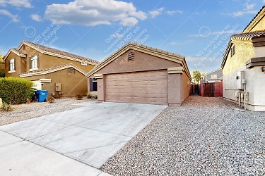 5813 S 32nd Ln - Phoenix, AZ