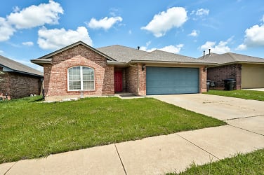 609 SW 38th Pl - Moore, OK