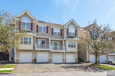 102 Lakeview Ct - undefined, undefined