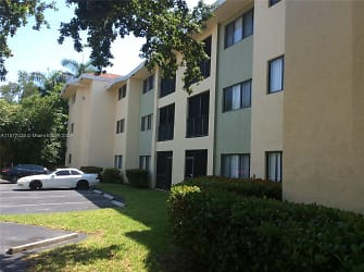2445 SW 18th Terrace #918 - Fort Lauderdale, FL