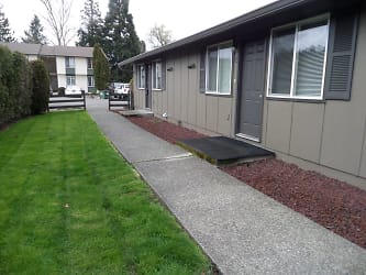 218 3rd Ave SW - Pacific, WA