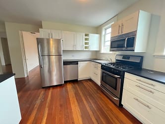 119 Olive St unit 3rd - New Haven, CT