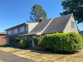 2656 NW Tyler Ave - Corvallis, OR