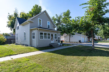 405 4th Ave N - Grand Forks, ND