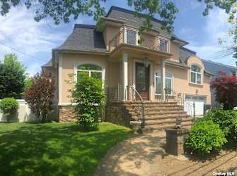 552 Redwood Dr - Cedarhurst, NY