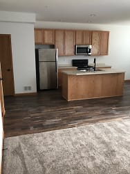 475 Apartments - Janesville, WI