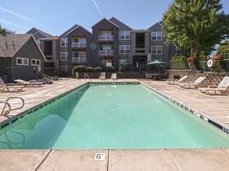 Eola Heights Apartments - Salem, OR