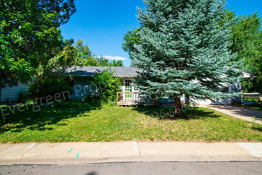 1117 Fairview Dr - Fort Collins, CO