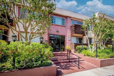 5403 Newcastle Ave #22 - Los Angeles, CA