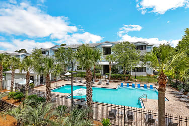West Woods Apartments - Pensacola, FL
