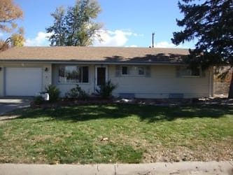 728 36th Ave Ct - Greeley, CO