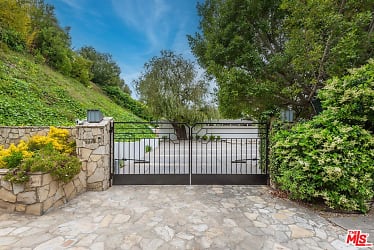 1270 Benedict Canyon Drive - Beverly Hills, CA