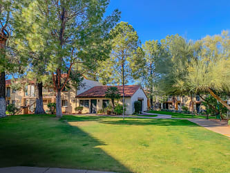 La Hacienda Apartments - Tucson, AZ