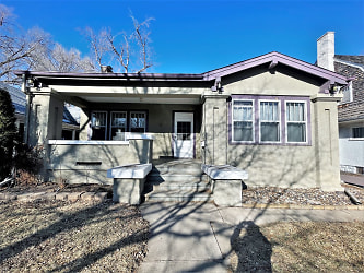 814 W 3rd Ave - Mitchell, SD