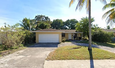 554 NW 40th Ct - Oakland Park, FL