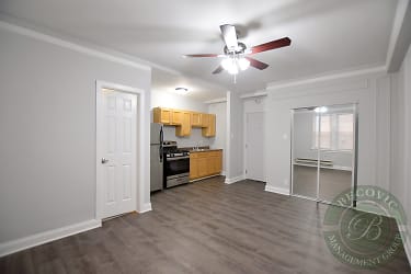 5860 N Kenmore Ave unit 204 - Chicago, IL