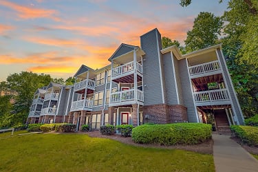 The Crossing At Chester Ridge Apartments - High Point, NC