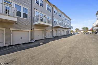 39 Robeson St - Somerville, NJ