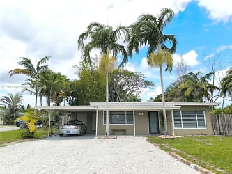 481 NW 36th St - Oakland Park, FL