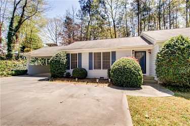 1393 Manget Way - Dunwoody, GA