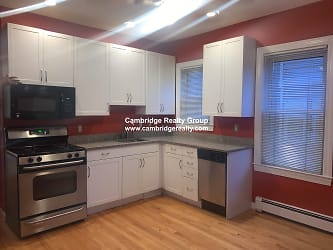 68 Kenmere Rd unit 1T - Medford, MA