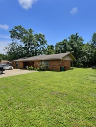 1109 Hickory Dr - Long Beach, MS