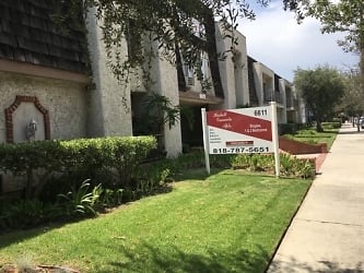 6611 Haskell Ave - Los Angeles, CA