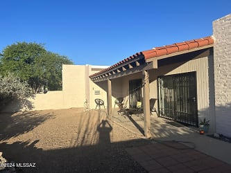 5018 N Placita Del Lazo - Tucson, AZ