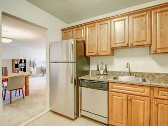 5480 Wisconsin Ave unit 0316 - Chevy Chase, MD