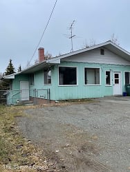 3208 Doris St - Anchorage, AK