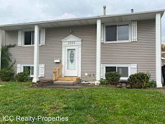 5005 44th Ave - Moline, IL