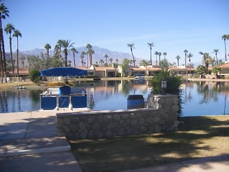 195 Desert Lakes Dr - Rancho Mirage, CA