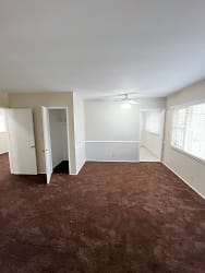 10226 Darby Ave unit 5 - Inglewood, CA