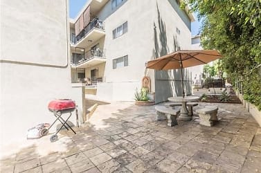 4646 Natick Ave - Los Angeles, CA