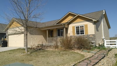 8641 W 17th St Dr - Greeley, CO