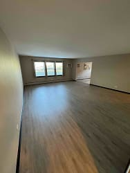 5916 N Odell Ave unit 4A - Chicago, IL