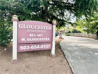 461 W Gloucester St - Gladstone, OR