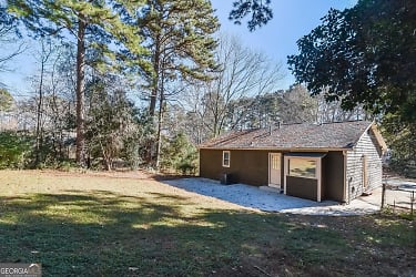 725 Lookout Ct NW - Lawrenceville, GA