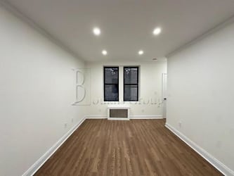 28-15 34th St - Queens, NY
