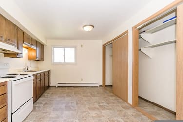 101 16th Ave NW unit 24 - Independence, IA