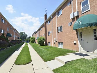 Holly Garden/Ridley Park Court Apartments - Norwood, PA