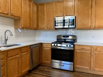 1700 W Touhy Ave unit 3 - Chicago, IL