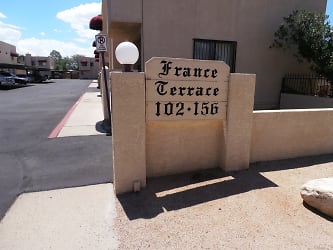 104 E Pastime Rd - Tucson, AZ