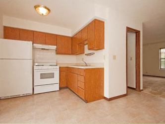 Candlelight Park Apartments - Davenport, IA