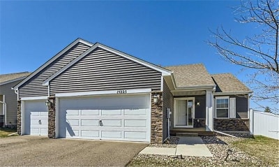 15225 Emory Ave - Apple Valley, MN